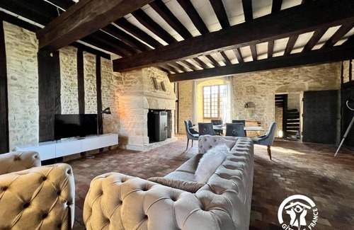 Saint-Julien-de-Briola House | 220 m² Gîte ∙ 3 bedrooms ∙ 6 guests
