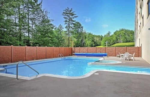 Snowshoe Condo | 2215 Ski In/Ski Out - Courtyard Side Condo