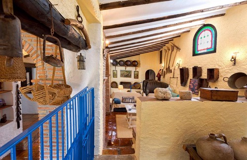 Alcaucin House | 223 m² House ∙ 3 bedrooms ∙ 6 guests