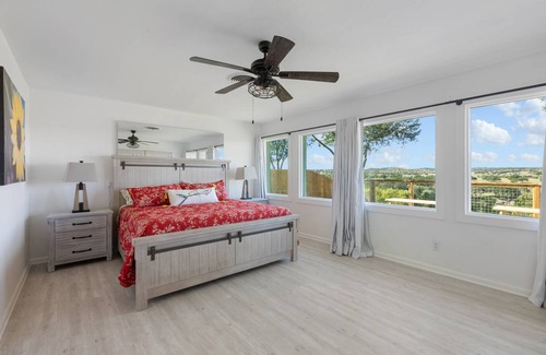 Kerrville House | 223 m² House ∙ 4 bedrooms ∙ 12 guests
