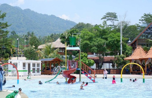 Cibodas Resort | 225 m² Resort ∙ 2 bedrooms ∙ 20 guests