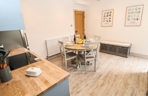 Whitley Bay Cottage | 22A TAYLORS COTTAGE, pet friendly, with a garden in Whitley Bay
