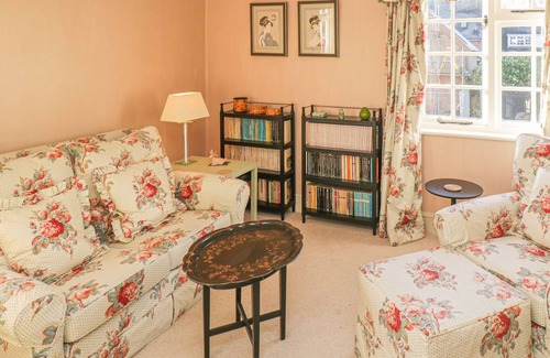 Clifford Chambers Cottage | 23 CLIFFORD CHAMBERS, romantic, with a garden in Stratford-Upon-Avon