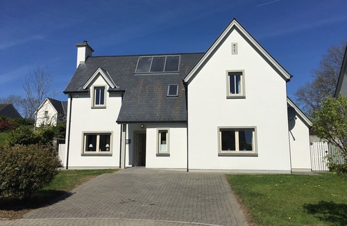 Kenmare House | 23 The Lodges - Wonderful detached house within walking distance to Kenmare