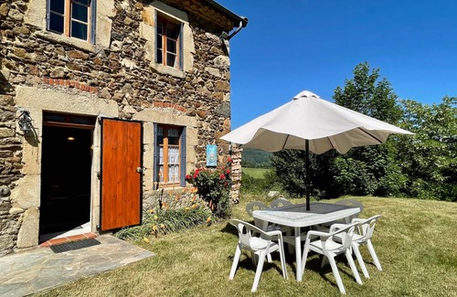 Saint-Vert Cottage | 230 m² Cabin ∙ 4 bedrooms ∙ 7 guests