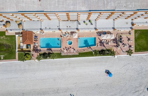 Redington Beach Condo | 232 m² Condo ∙ 3 bedrooms ∙ 6 guests