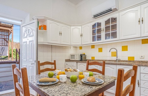 Alfarrobeira Ski Chalet | #236 Texugueiras 148 by Home Holidays