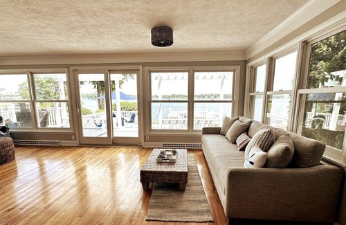 Edwardsburg House | 23822 S Shore Dr - Cascade Cove · Eagle Lake Front Sleeps 14, 28 min to Notre Da