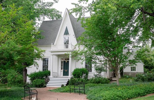 Grass Valley House | 239 m² House ∙ 3 bedrooms ∙ 12 guests