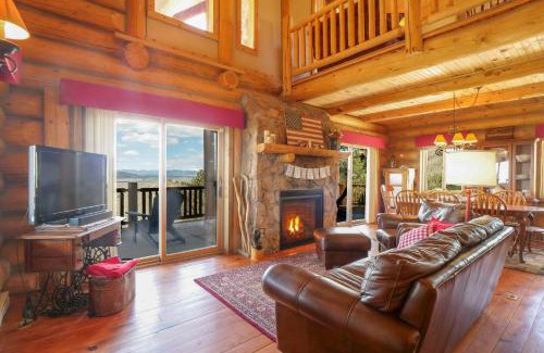 Hartsel House | 24-0089 Rustic Hartsel Getaway with 35-Acre Yard