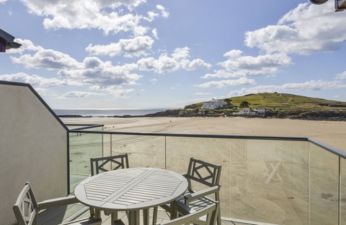 Bigbury-on-Sea Cottage | 24 BURGH ISLAND CAUSEWAY, pet friendly, with pool in Bigbury-On-Sea