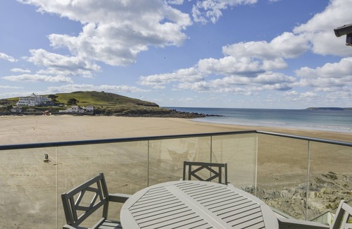 Bigbury-on-Sea Cottage | 24 BURGH ISLAND CAUSEWAY, pet friendly, with pool in Bigbury-On-Sea