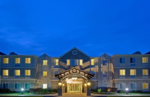 Mount Laurel Condo | 24 Hour Business Center + Fitness Center | Short Drive to City Center Philadelphia
