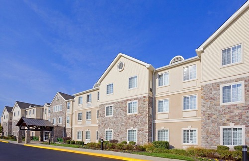Mount Laurel Condo | 24-Hour Business Center, and Fitness Center | Close to NJ Turnpike
