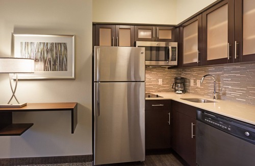 Spring Branch West Apartment | 24 Hour Business Center + Fitness Center + Outdoor Pool | Studio in Houston's Energy Corridor