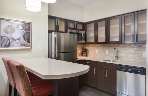 Spring Branch West Apartment | 24 Hour Business Center + Fitness Center + Outdoor Pool | Studio in Houston's Energy Corridor