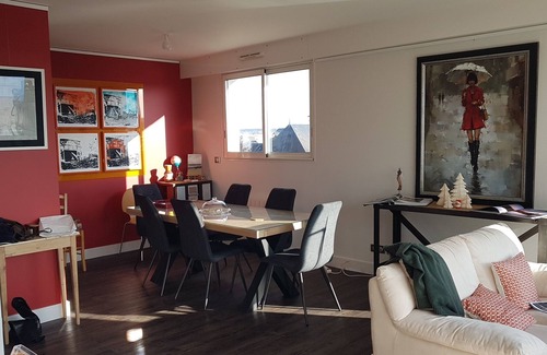 Miroir - Batignolles Apartment | 24-hour circuit 15 minutes by car and 25 minutes by streetcar.
