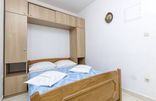 Pirovac Apartment | 24 m² Apartment ∙ 2 guests