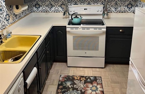 Hot Springs Village House | 24 Macotera Place - HDTV, WIFI. A nicely furnished town home near Coronado