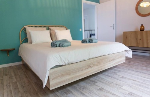 Leuze-en-Hainaut Bed & Breakfast | 24 mins from Pairi Daiza | Quiet house with fire pit