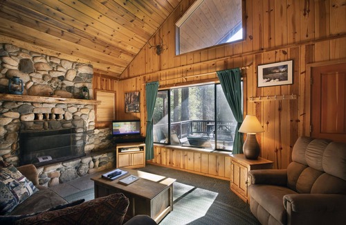 North Wawona Cabin | (24) Wawona Cabin at The Redwoods In Yosemite