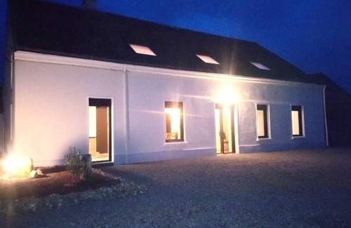 Savigne-lʼEveque Cottage | 240 m² Cabin ∙ 5 bedrooms ∙ 15 guests