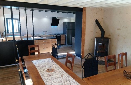 Savigne-lʼEveque Cottage | 240 m² Cabin ∙ 5 bedrooms ∙ 15 guests
