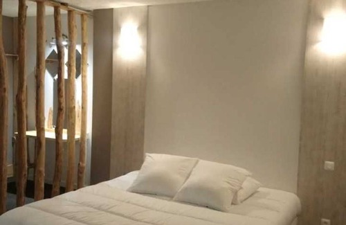 Savigne-lʼEveque Cottage | 240 m² Cabin ∙ 5 bedrooms ∙ 15 guests