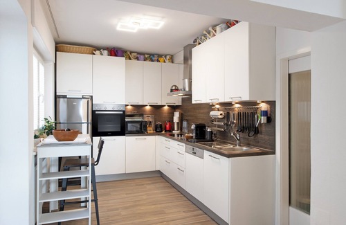 Nonnenhorn Apartment | 240 m² Ferienwohnung direkt am Bodensee mit privatem Strand und Fasssauna