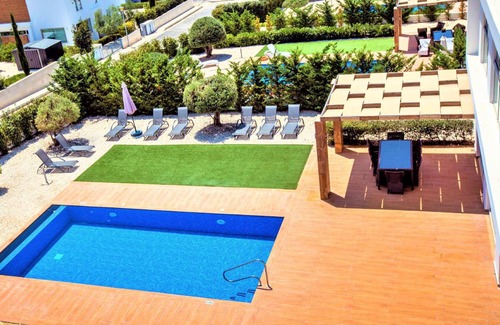 Peyia Town House | 240 m² House ∙ 4 bedrooms ∙ 8 guests