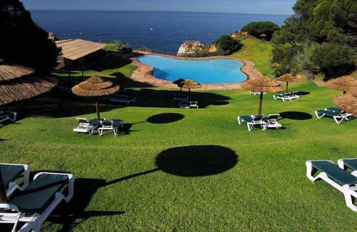 Prainha Resort | 240 m² Resort ∙ 4 bedrooms ∙ 127 guests