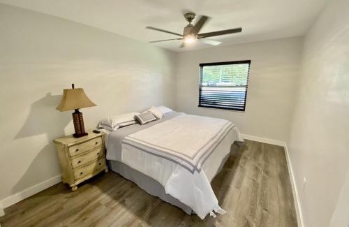 Gainesville House | 2400 heated sqft Centrally located majestic house with king beds