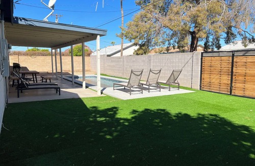 Papago Parkway House | 2400 sq ft home with pool near Old Town Scottsdale