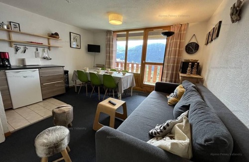 Vallandry Apartment | 240m from resort center, 1st floor, balcony, tv, ski locker, 45m², Peisey-Vallandry