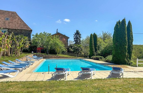 Jumilhac-le-Grand House | 248 m² House ∙ 4 bedrooms ∙ 10 guests