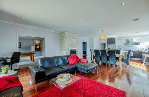 Rivervale House | 248 m² House ∙ 4 bedrooms ∙ 6 guests