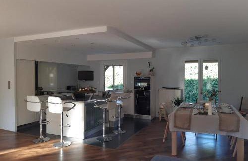 Cailloux-sur-Fontaines Bed & Breakfast | 25 m² Bed and breakfast ∙ 2 bedrooms ∙ 4 guests