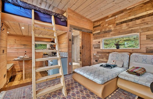 Glen Urquhart Ski Chalet | 25 m² Chalet ∙ 1 bedroom ∙ 2 guests