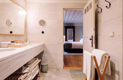 Bomfim House | 25 m² House ∙ 127 guests