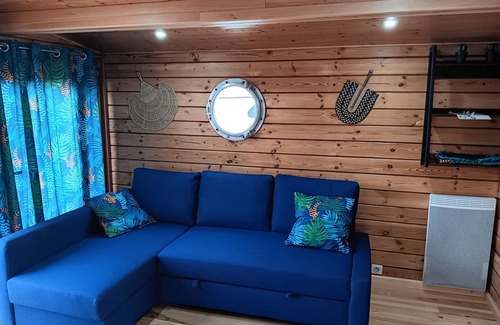 Digoin Boat Rental | 25 m² Houseboat ∙ 1 bedroom ∙ 6 guests