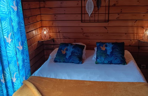 Digoin Boat Rental | 25 m² Houseboat ∙ 1 bedroom ∙ 6 guests
