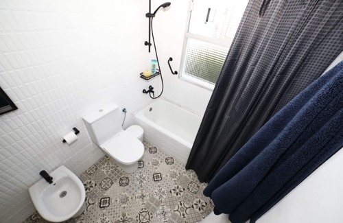 Playa de Gandia Apartment | 25 meters from the beach! Wifi. Newly renovated. A/A (hot and cold)