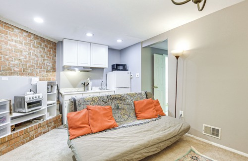 Simpsonville Apartment | < 25 Mi to Downtown Baltimore & DC: Apt w/Deck