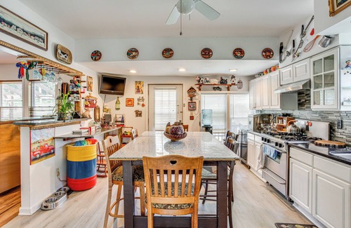 De Pue House | 25 Mi to Starved Rock State Park - DePue Retreat