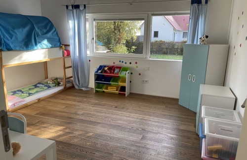 Haunsheim House | 25 min. from LEGOLAND - vacation home for (large) families or groups