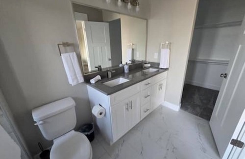 Elko House | #25 New 3-bedroom house with WiFi and AC in Elko