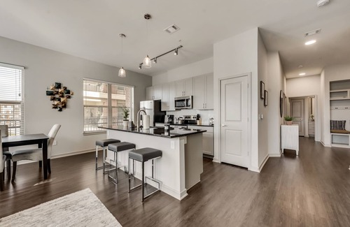 Las Colinas Apartment | 25% OFF LC058-3 - 3BD Pool, Lakeview, HWY348 - Las Colinas