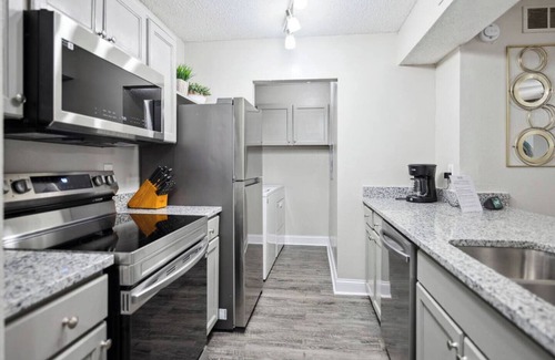 Irving Apartment | 25% Upgraded 2BD, Pool, DFW South 183/161- Irving