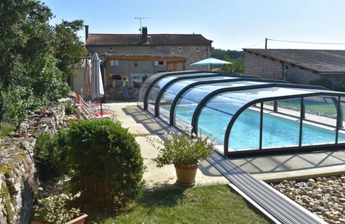 Saint-Julien-du-Puy House | 250 m² Gîte ∙ 7 bedrooms ∙ 14 guests