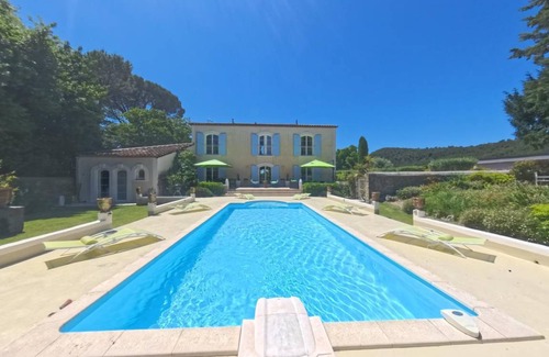 Fontanes House | 250 m² Gîte ∙ 4 bedrooms ∙ 8 guests